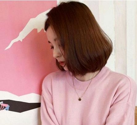 短发发尾微卷发型