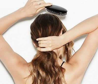 刘诗诗刘雯秀场同框比帅 油头杀竟输给随意低马尾