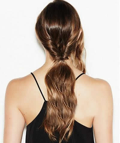 刘诗诗刘雯秀场同框比帅 油头杀竟输给随意低马尾