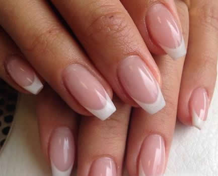 如何选择甲油颜色和美甲图案 如何选择甲油颜色和美甲图案