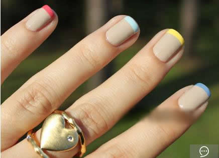 如何选择甲油颜色和美甲图案 如何选择甲油颜色和美甲图案