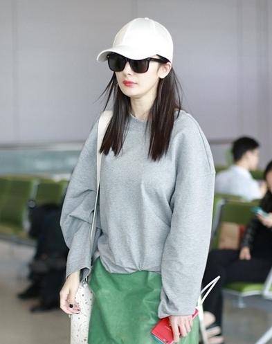 戴棒球帽适合什么发型