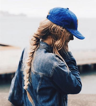 戴棒球帽适合什么发型