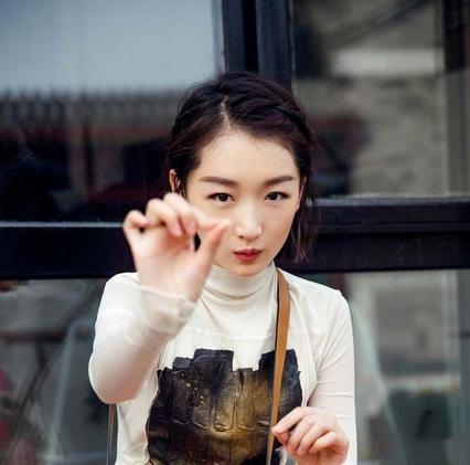 想让男神喜欢你 试试周冬雨同款刘海编发 想让男神喜欢你 试试周冬雨同款刘海编发