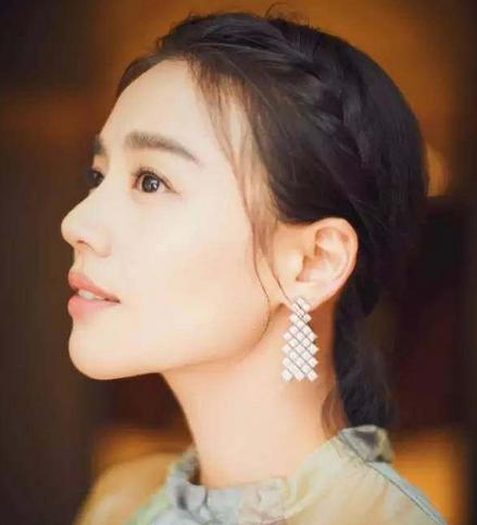 想让男神喜欢你 试试周冬雨同款刘海编发