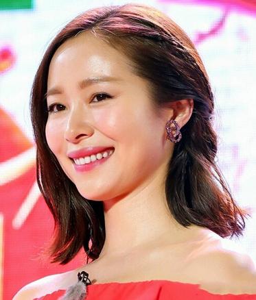 想让男神喜欢你 试试周冬雨同款刘海编发