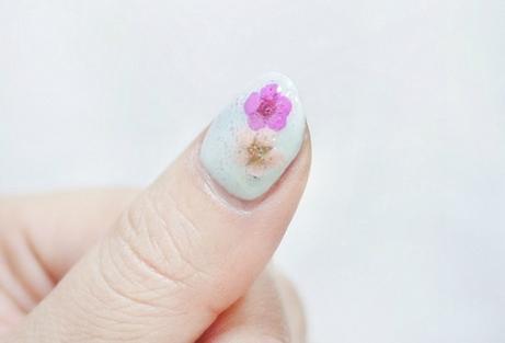 粉嫩干花美甲教程 粉嫩干花美甲教程
