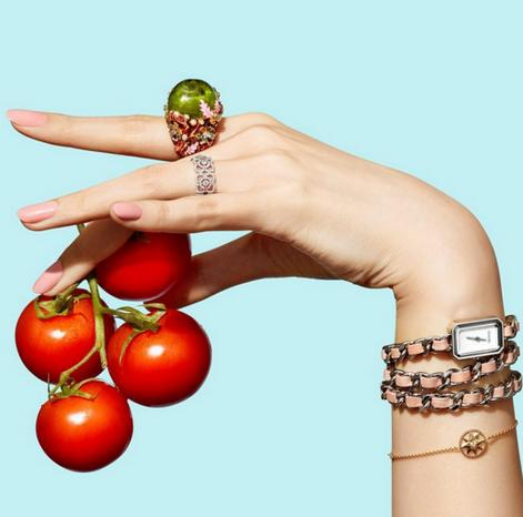 夏天美甲什么颜色好看