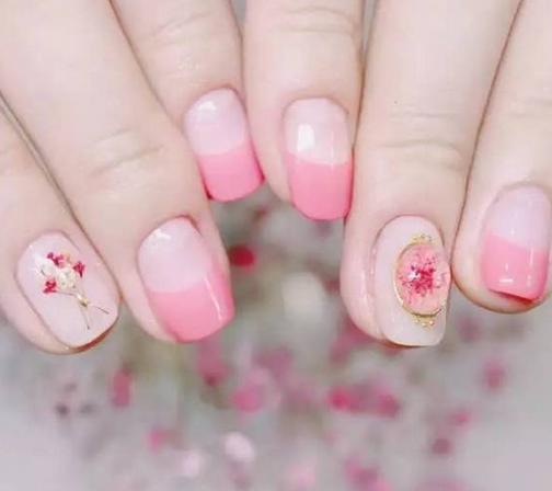 日系干花美甲图片