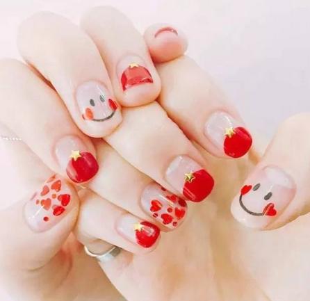 笑脸美甲图片