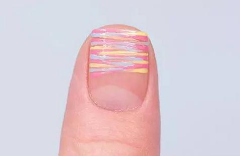 清新条纹美甲教程