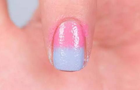 清新条纹美甲教程