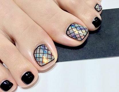 显白脚趾甲图片2017