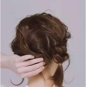 短发盘发教程图解步骤 短发盘发教程图解步骤