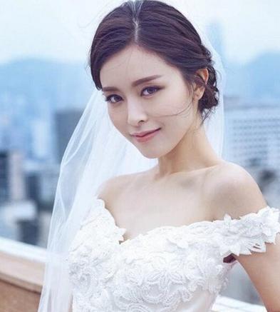 夏季盘发发型扎法