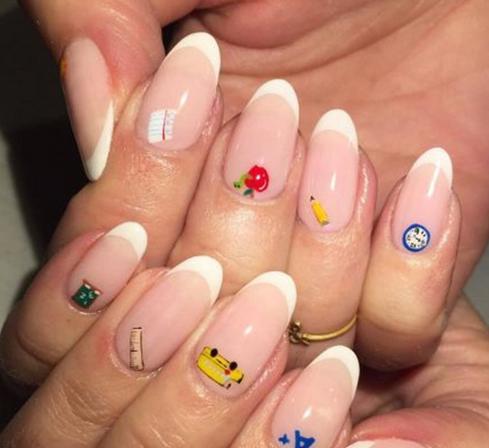 简约美甲图片2017