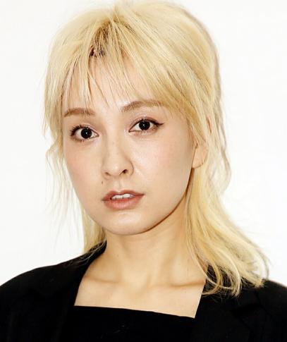 2017什么颜色头发好看 2017什么颜色头发好看