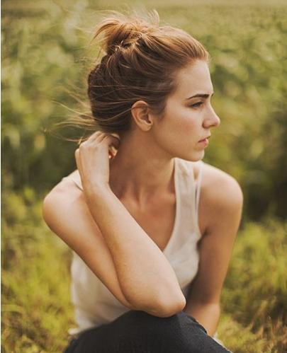 披肩短发怎么扎丸子头 披肩短发怎么扎丸子头