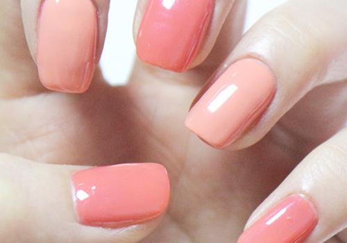 草莓亮片美甲教程