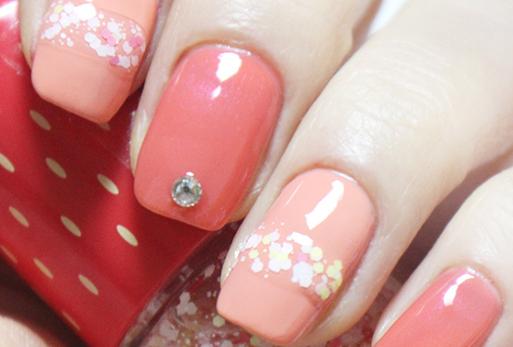 草莓亮片美甲教程