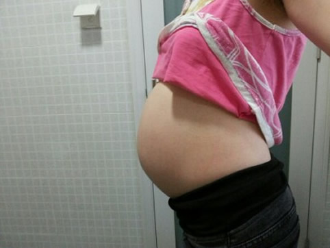 怀男孩很早就有感觉的症状有哪些