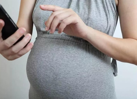 怀孕头皮屑多怀男孩吗 孕期头皮屑多什么原因该怎么办