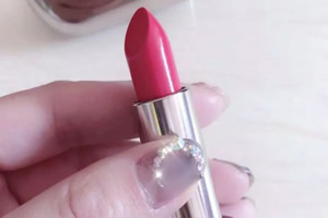娇兰口红多少钱一支，娇兰口红价位多少钱一只